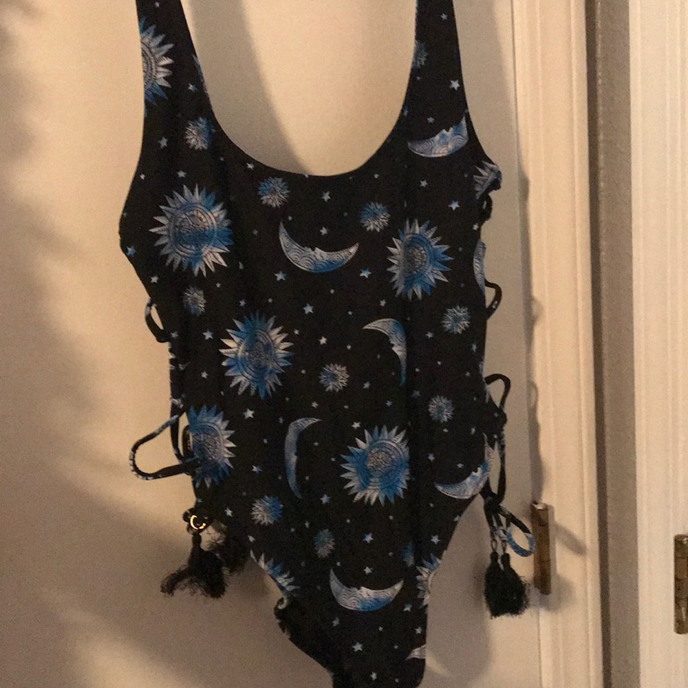 never worn forever 21 swimsuit